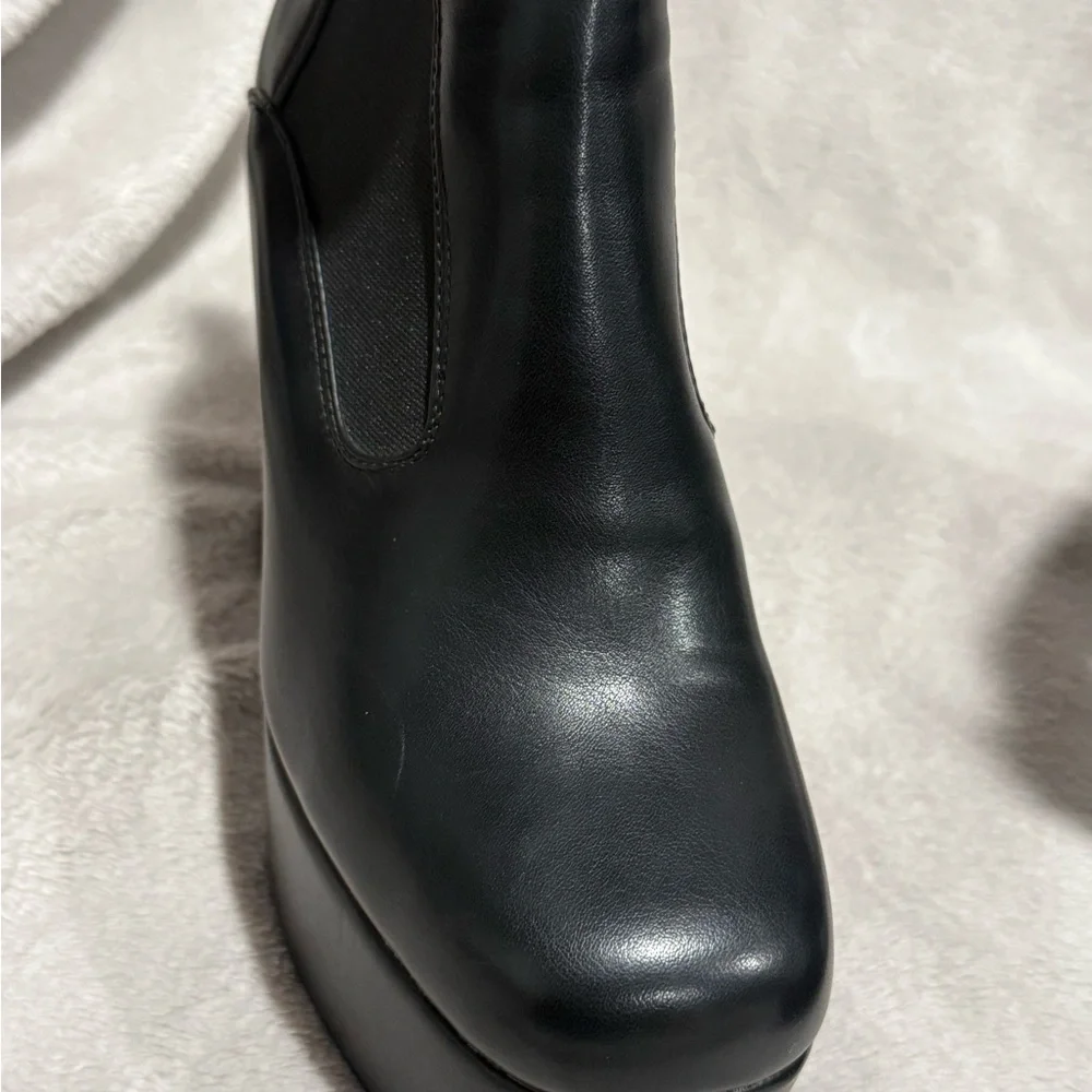 LAMODA Black Platform Ankle Boots - Picture 5 of 7